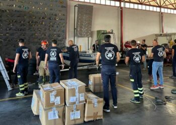 Bomberos dominicanos recibirán equipamiento crucial de emergencia desde España