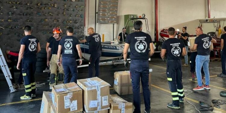 Bomberos dominicanos recibirán equipamiento crucial de emergencia desde España