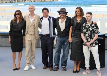 Johnny Depp regresa a la dirección y desata su caos creativo