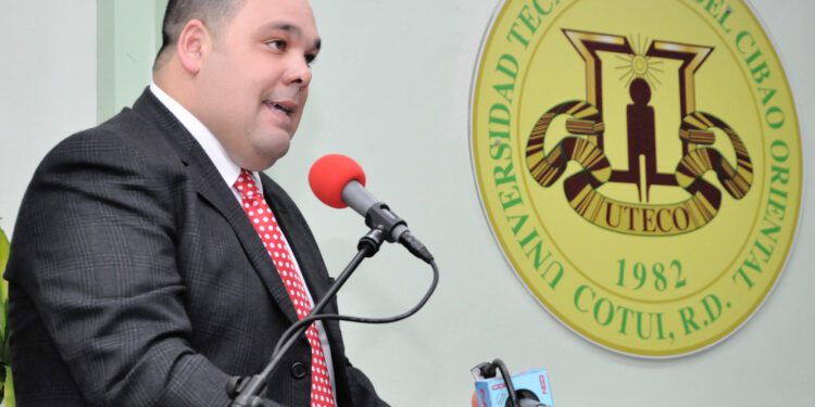 Exrector de UTECO critica posible fusión entre MINERD y MESCyT