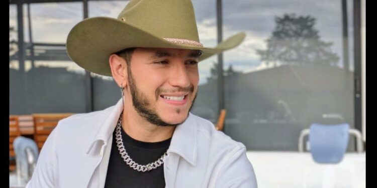 Alex Salazar sorprende con "Que Pasa Pues"