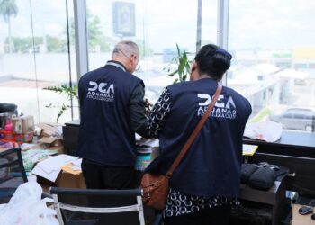 Aduanas y DGII intensifican auditorías a empresas por posibles delitos fiscales