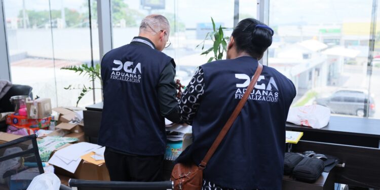 Aduanas y DGII intensifican auditorías a empresas por posibles delitos fiscales