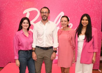 KRISPY KREME celebra el 65 aniversario de Barbie®