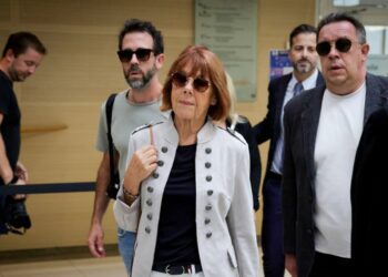 Mujer relata cómo su esposo propició fuera violada por más de 50 hombres