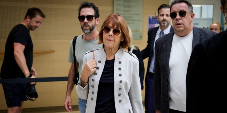 Mujer relata cómo su esposo propició fuera violada por más de 50 hombres