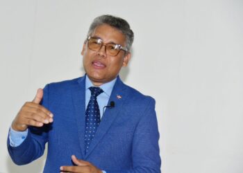 Carlos Peña respalda reformas propuestas por Abinader