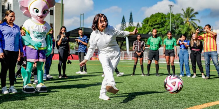 Femenino Sub-13 inaugura en Santiago torneo camino al Mundial Sub-17