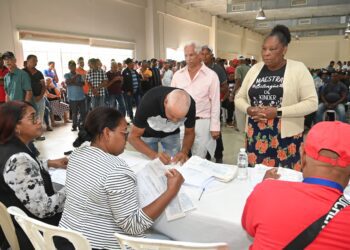 Gobierno entrega 50 millones a productores afectados