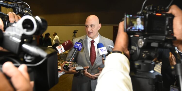 Ministro Pável Isa Contreras destaca objetivos de la reforma fiscal