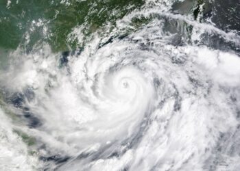 Monstruoso Tifón Yagi se dirige a China con vientos de 225 km/h