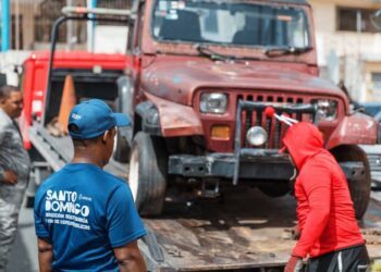 ADN retira chatarras en Ensanche La Paz y Honduras