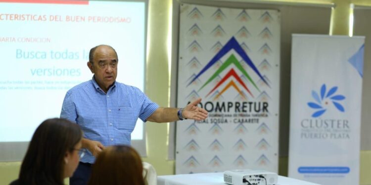 Manuel Quiterio Cedeño aborda retos del periodismo en Puerto Plata