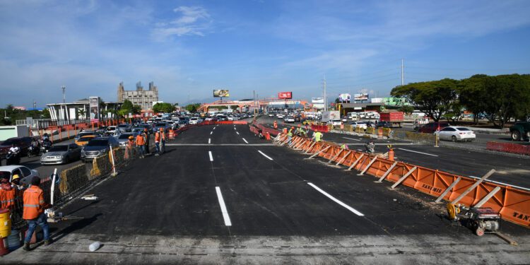 Autopista Duarte estrena 14 carriles desde este lunes