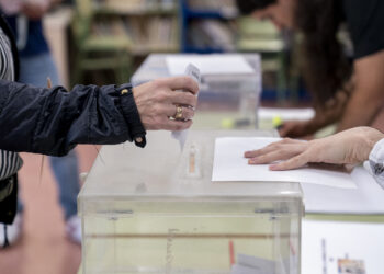 La democracia mundial en declive: octavo año consecutivo de retrocesos