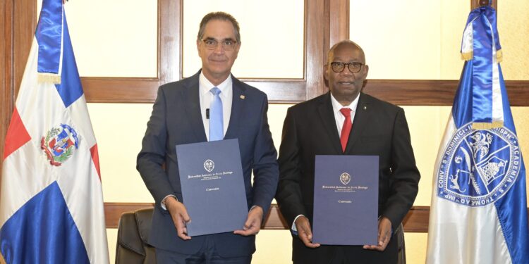 SeNaSa y UASD unen esfuerzos para garantizar salud a estudiantes