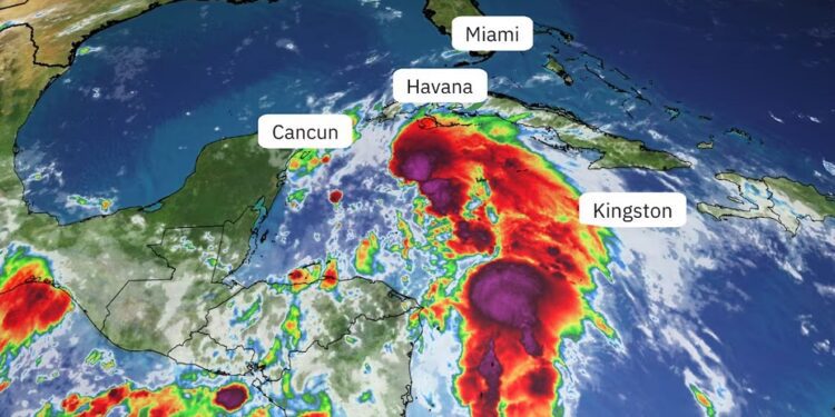 Autoridades de EE.UU. evacúan zonas de Florida ante huracán