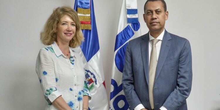 Presidente Indotel y embajadora de la Unión Europea fortalecen lazos