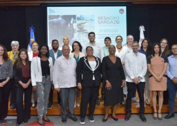 RD y Francia lanzan proyecto contra sargazo y residuos