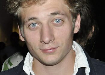 Jeremy Allen White será Bruce Springsteen en impactante biopic musical