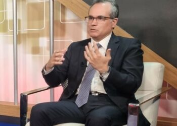 Fusión de ministerios: promesa de ahorro que esconde un gasto