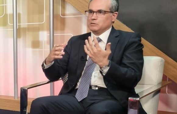 Fusión de ministerios: promesa de ahorro que esconde un gasto