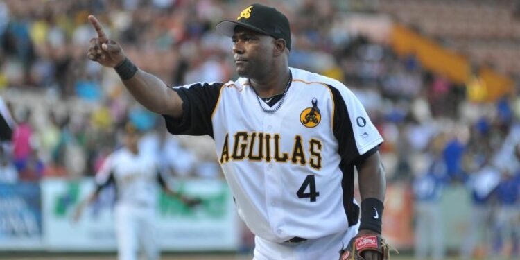 Águilas anuncian regreso de Miguel Tejada