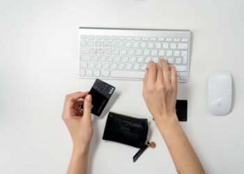 ¡Estafadores al acecho! Nuevo método para clonar tarjetas de crédito