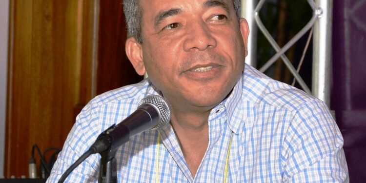 Bichara: "Es muy difícil que República Dominicana venda energía a Puerto Rico"