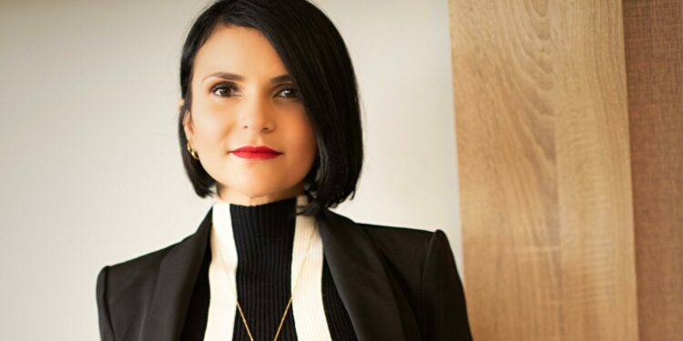 Sheila Gómez recibe el premio "Mujer de Poder" en Miami