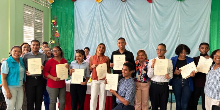 MINERD reconoce a 92 estudiantes destacados