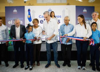 Presidente Abinader inaugura dos escuelas y un CAIPI en Santo Domingo Norte