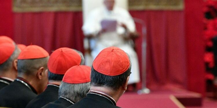 El Vaticano al borde del default: Papa Francisco urge medidas extremas