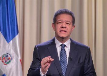 Leonel Fernández denuncia visas masivas a haitianos