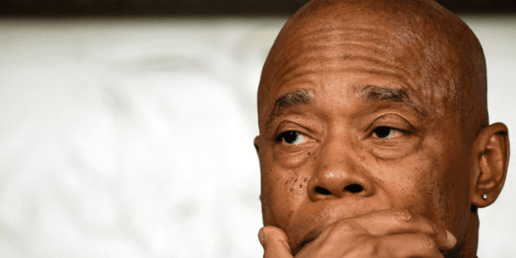 Alcalde de Nueva York, Eric Adams, enfrenta cinco cargos federales