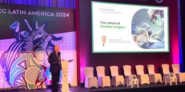 Cirujano EU presenta en RD cirugía alternativa a corazón abierto