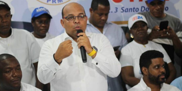 Ludwig Álvarez exhorta a la unidad dentro del PRM en Santo Domingo Este