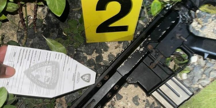 Cae en tiroteo buscado por homicidio y múltiples crímenes