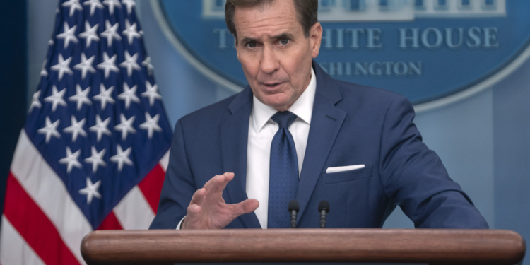 Casa Blanca advierte son falsos videos difundido por candidato a vice de Trump