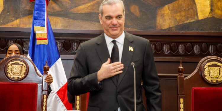 Luis Abinader pone fin a 180 años de continuismo