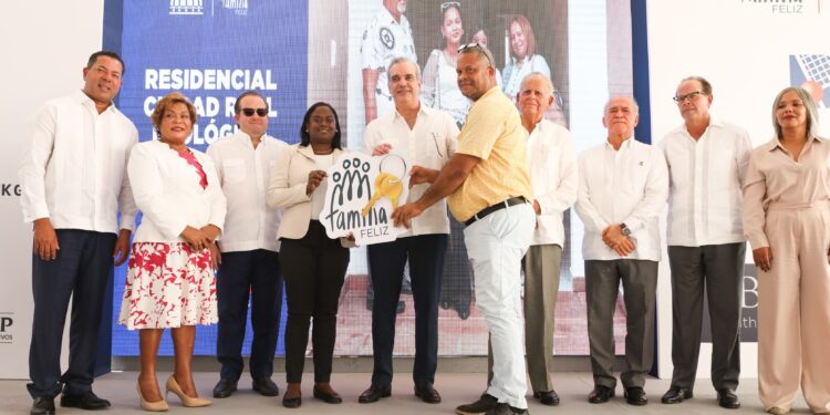 Abinader entrega 700 apartamentos y nueva infraestructura en Santo Domingo Este