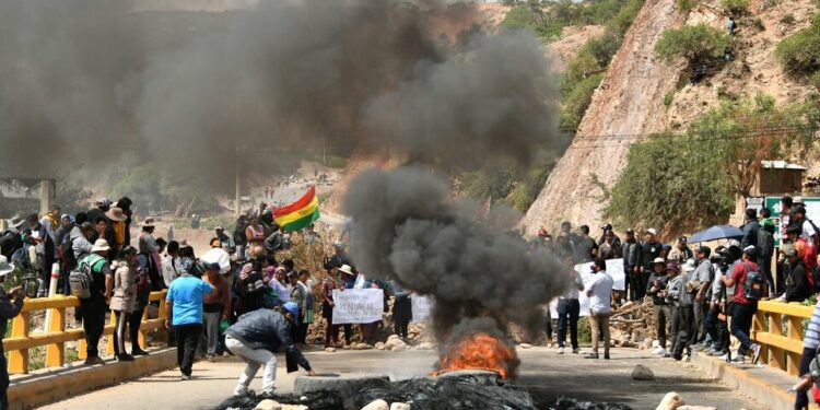 Protestas en Bolivia se intensifican tras ataque a Evo Morales