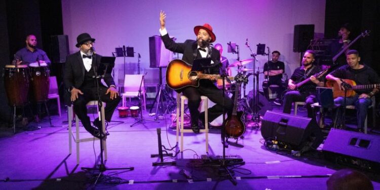 Casa de Teatro: Homenaje a Juan Luis Guerra y Joaquín Sabina.