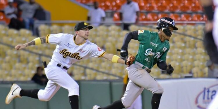 Águilas dejan a Estrellas en el terreno; Licey gana quinto en línea