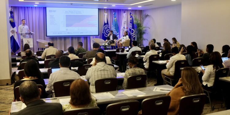 Crece 225 % la migración en América Latina desde 2021