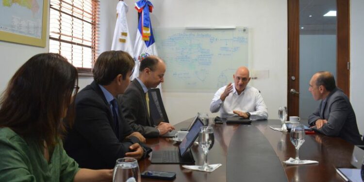 Gobierno y BM impulsan proyectos clave en sectores estratégicos