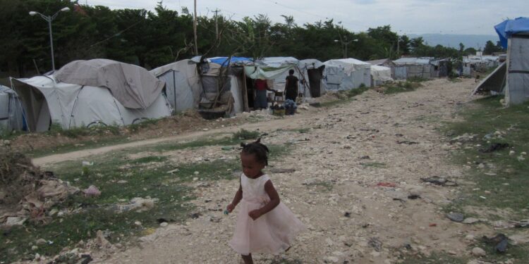 Violencia en Haití desplaza a más de 700.000 personas