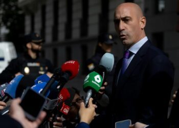 Luis Rubiales niega acusaciones de cuentas ocultas en RD y Arabia Saudí