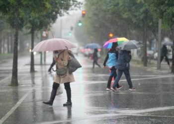 Huracan Kirk azota España con vientos huracanados y fuertes lluvias