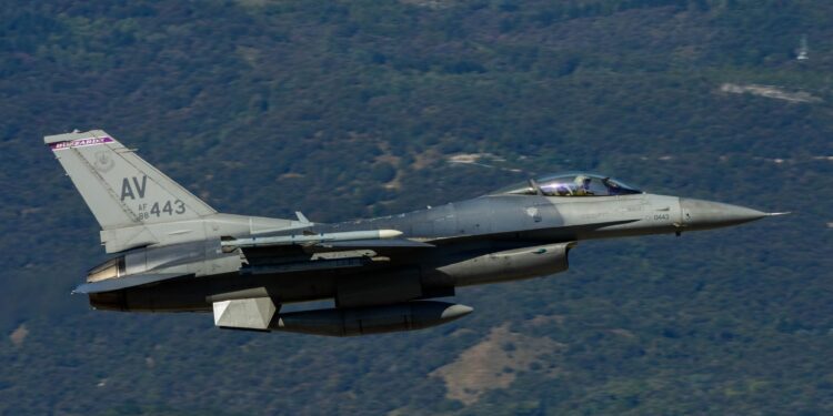 La OTAN inicia ejercicios nucleares con 60 aviones en el Norte